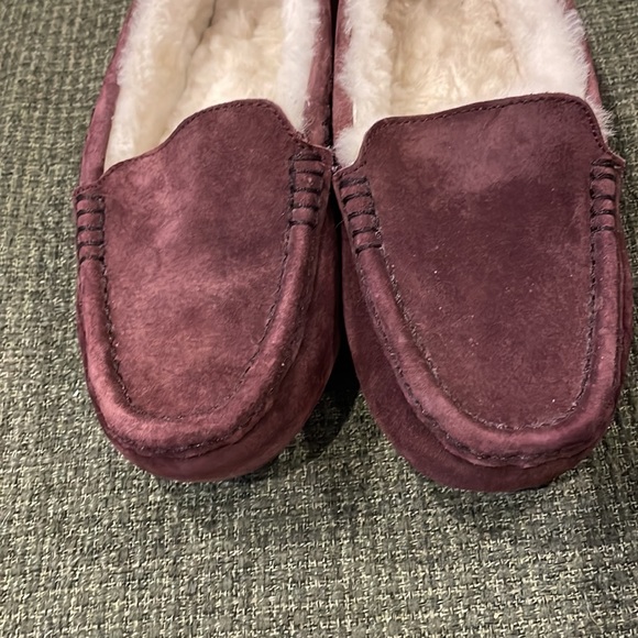 Nuknuuk plum color suede moccasins (sz 8) - Picture 5 of 8